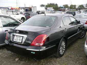 2005 Toyota Crown Majesta Images