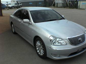 2005 Toyota Crown Majesta Pictures