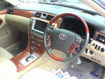 2005 Toyota Crown Majesta Photos