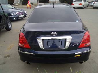 2005 Toyota Crown Majesta Images