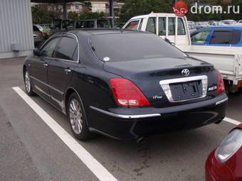 2005 Toyota Crown Majesta Photos