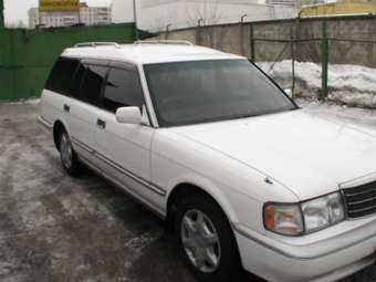 1999 Toyota Crown Wagon Photos