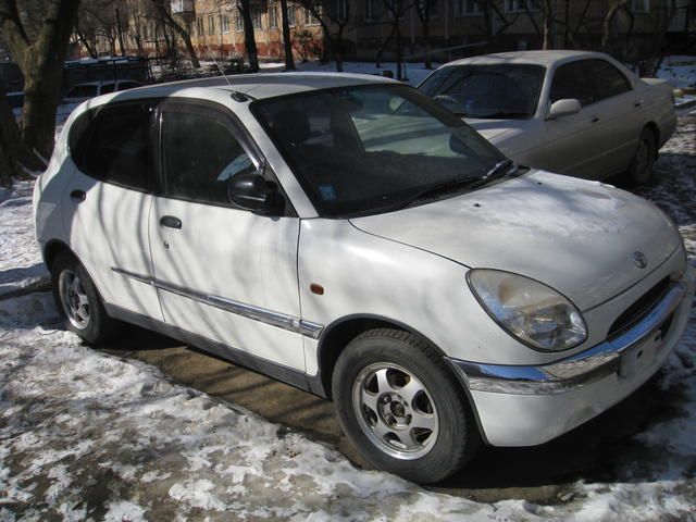 1998 Toyota Duet