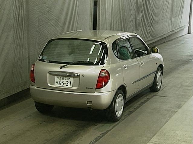 1999 Toyota Duet Photos