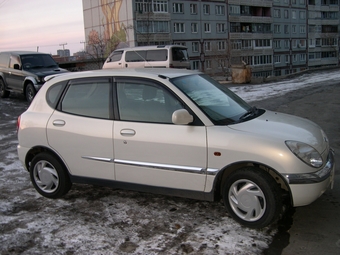 2000 Toyota Duet