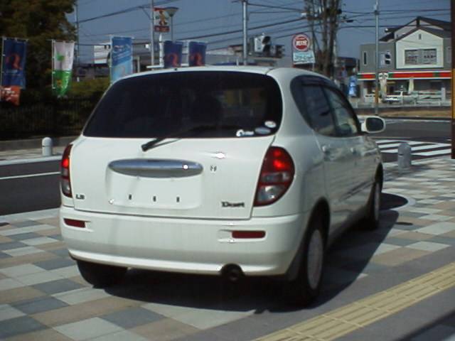 2000 Toyota Duet