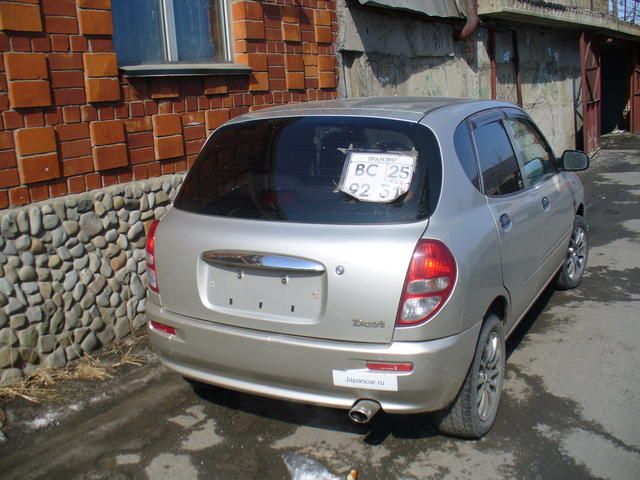 2000 Toyota Duet
