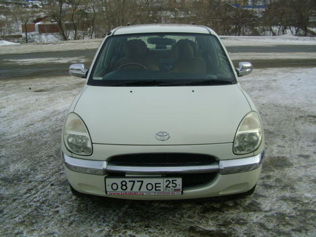 2000 Toyota Duet