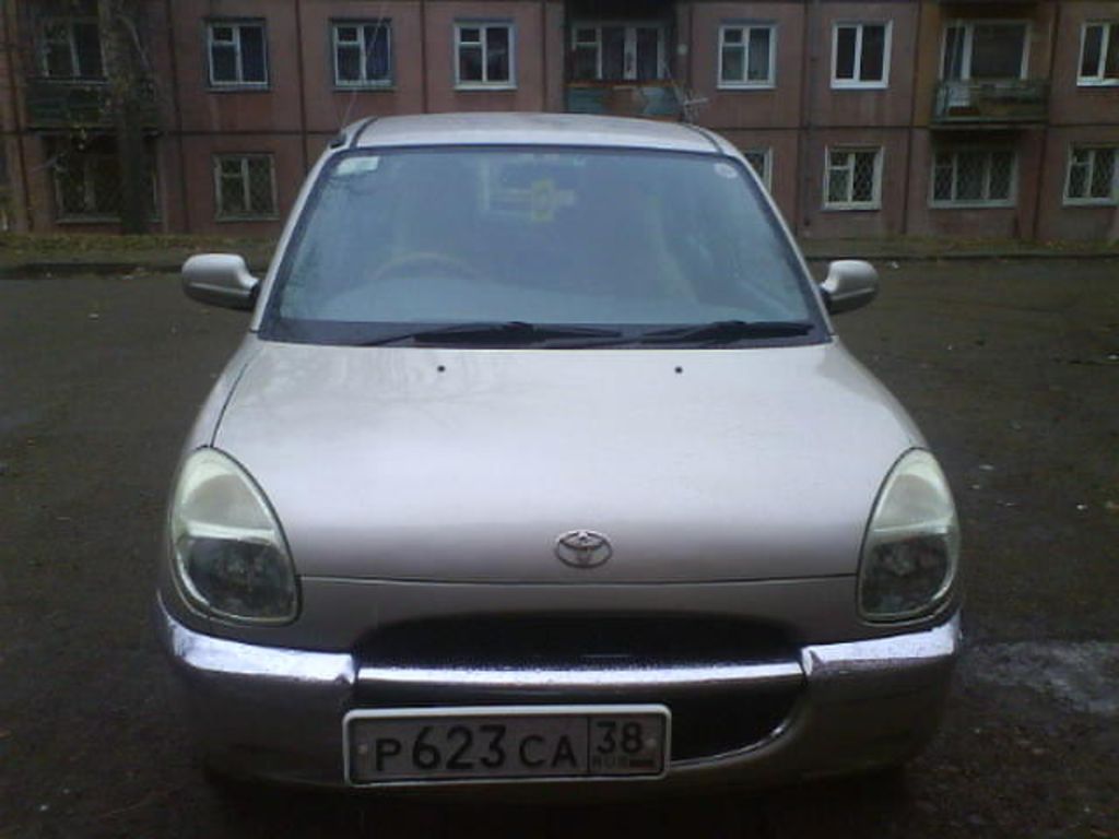 2000 Toyota Duet