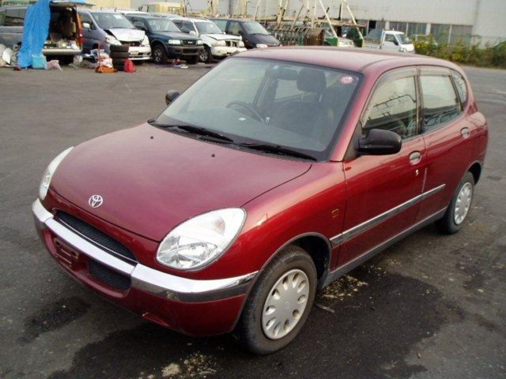 2000 Toyota Duet