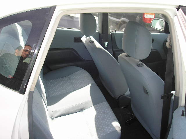 2000 Toyota Duet Pictures