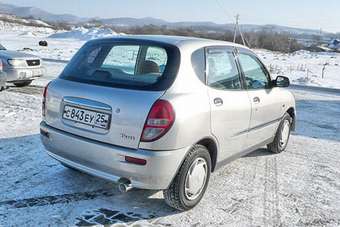 2000 Toyota Duet Photos