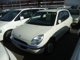 Toyota duet 2001