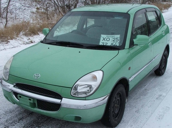 Toyota duet 2001