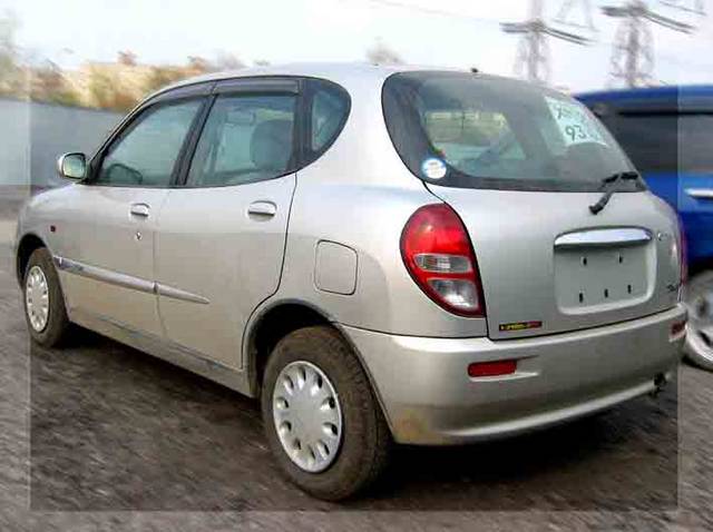 2001 Toyota Duet