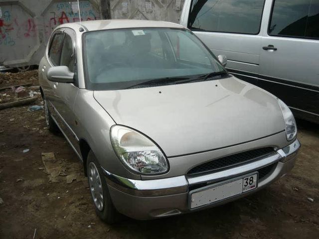 2001 Toyota Duet