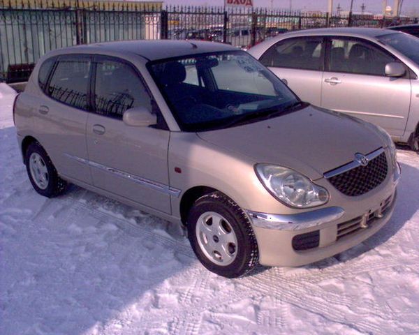 2001 Toyota Duet