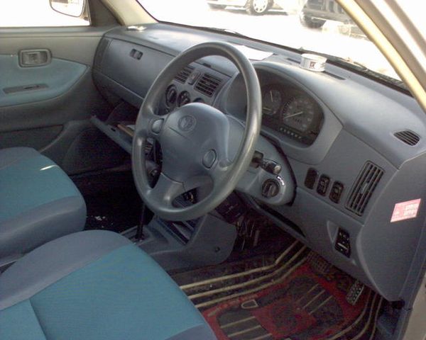 2001 Toyota Duet