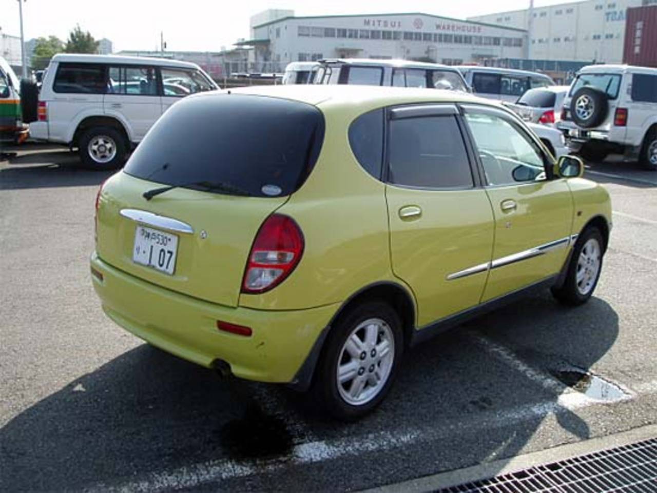 Toyota duet 2001