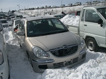 2002 Toyota Duet