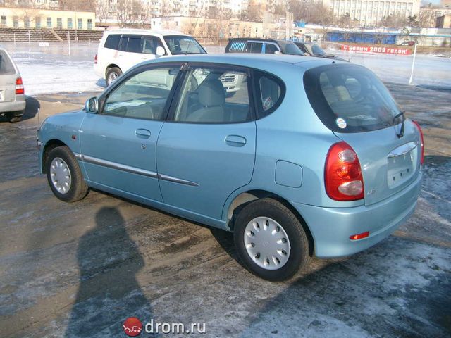 2002 Toyota Duet