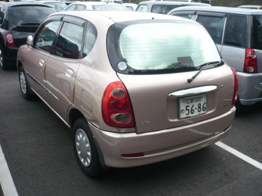 2002 Toyota Duet