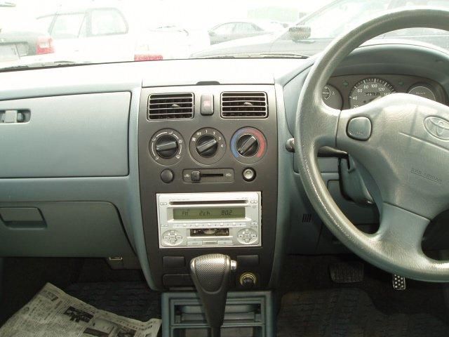 2002 Toyota Duet