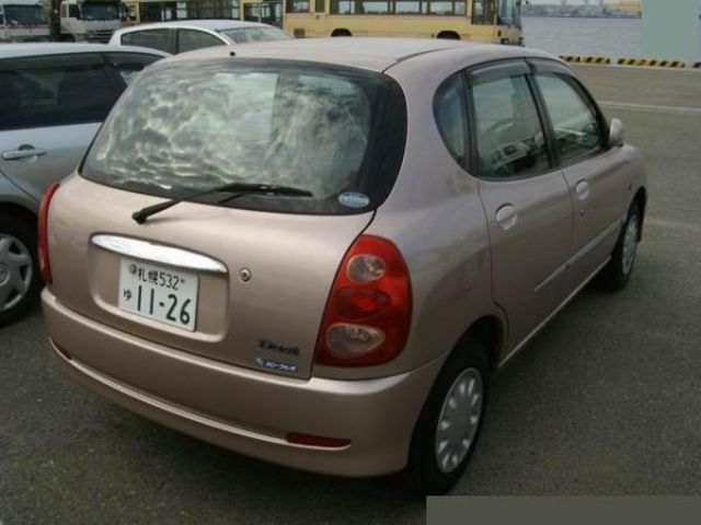 2002 Toyota Duet