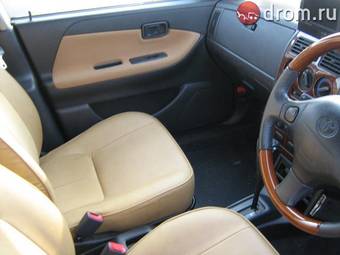 2002 Toyota Duet Pictures