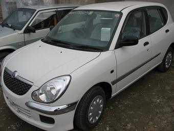 2003 Toyota Duet