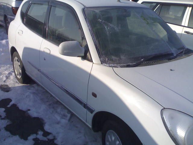 2003 Toyota Duet