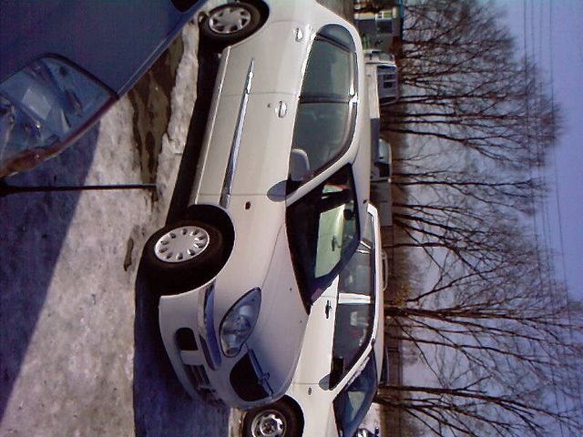 2003 Toyota Duet