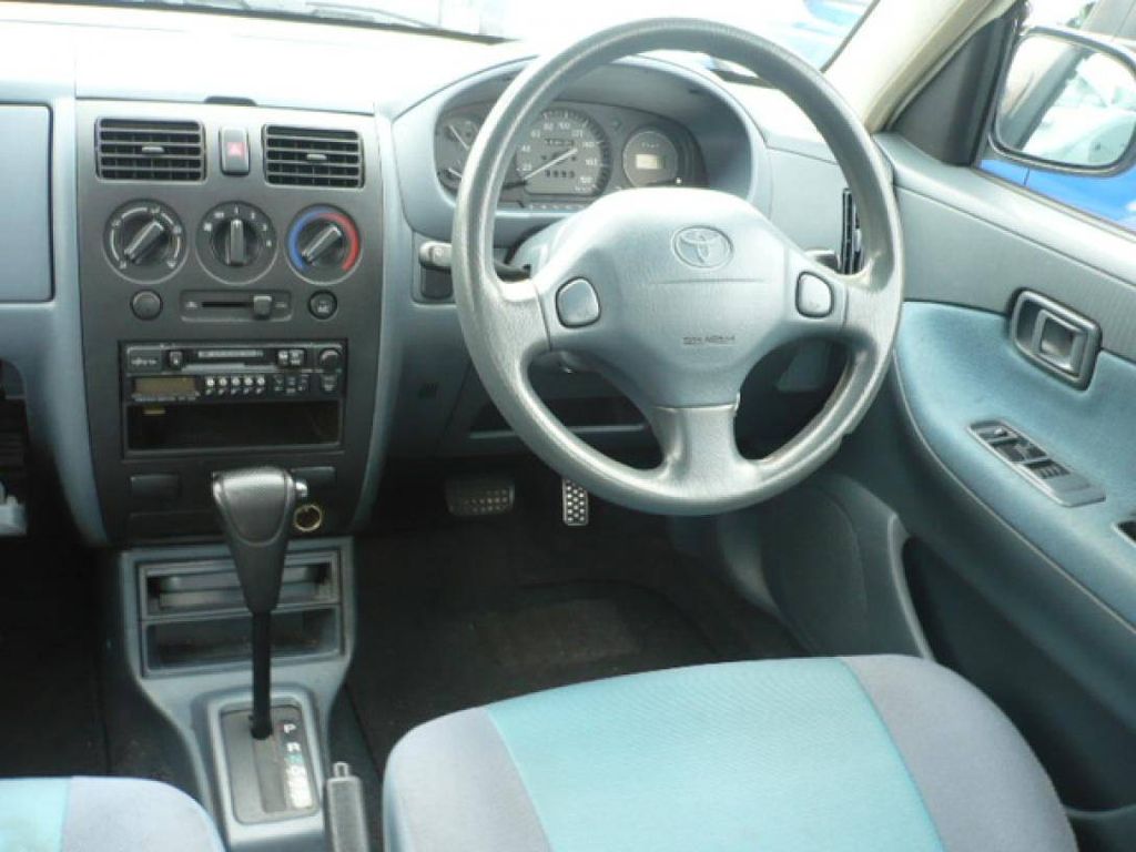 2003 Toyota Duet