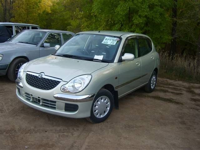 2003 Toyota Duet
