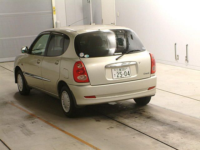 2003 Toyota Duet