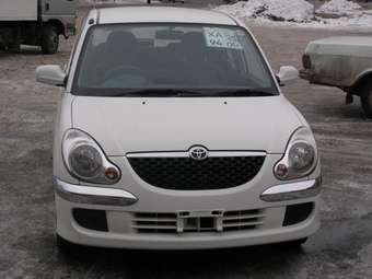 2003 Toyota Duet Images