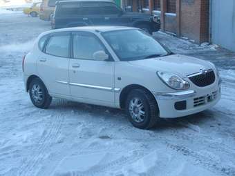 2003 Toyota Duet Pics