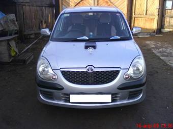 2003 Toyota Duet Images