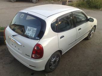 2003 Toyota Duet Pictures