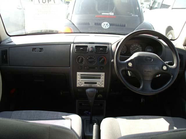 2004 Toyota Duet