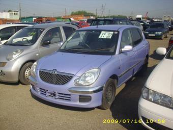 2004 Toyota Duet Pictures