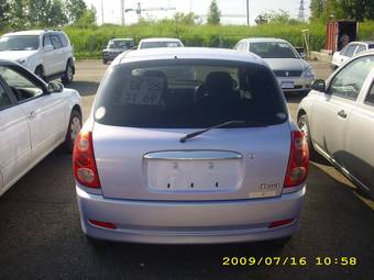 2004 Toyota Duet Pictures