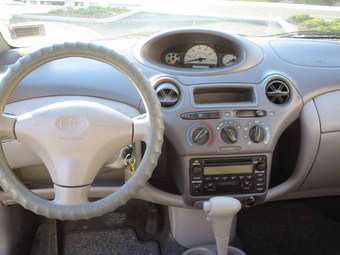 2000 Toyota Echo Pictures