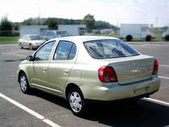 2002 Toyota Echo Pictures