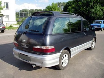 1997 Toyota Estima Photos