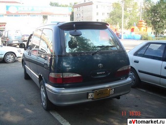 1998 Toyota Estima Pictures