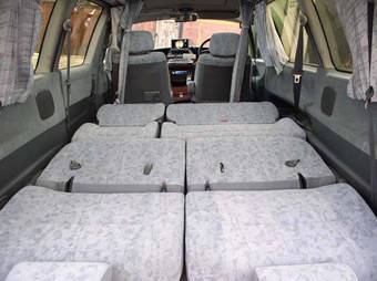 1999 Toyota Estima Pics