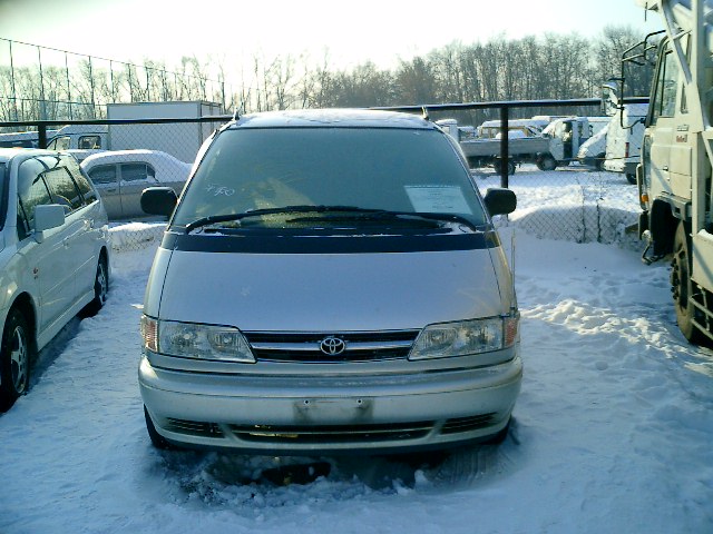 1999 Toyota Estima Pictures