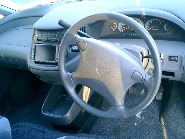 1999 Toyota Estima Photos