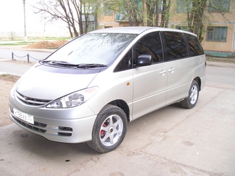 2000 Toyota Estima